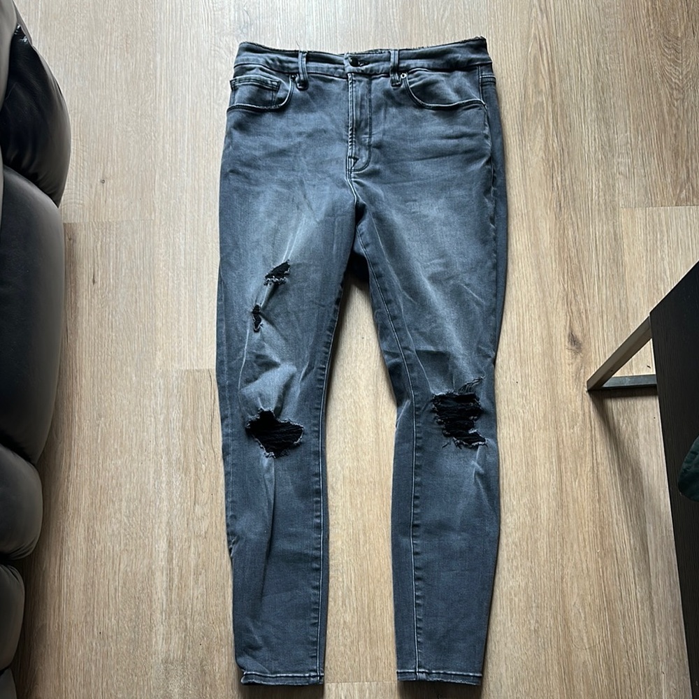 Good American Good Leg Crop - Black w/ light distress
